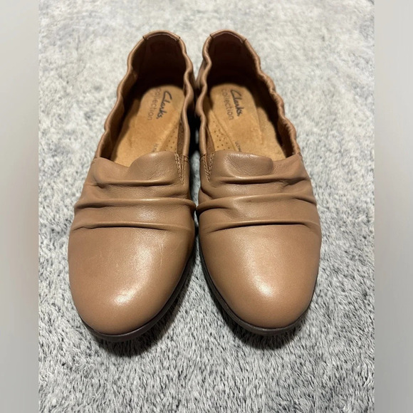 Clarks Collection Jenette Ruby Loafer size 8.5 Casual Office - Picture 1 of 7